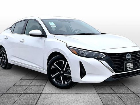 Used 2025 Nissan Sentra SV image 2