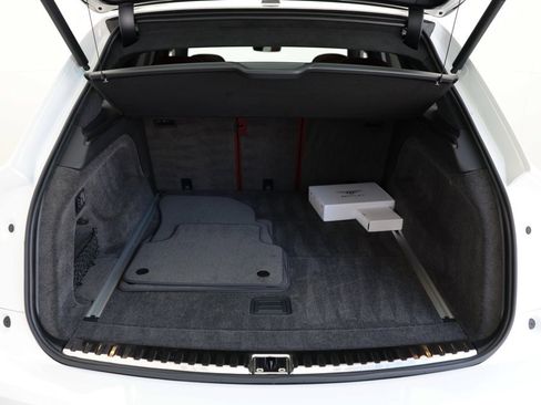 New 2024 Bentley Bentayga image 14