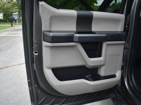 Used 2018 Ford F150 XL w/ Equipment Group 101A Mid AWD/4WD image 19