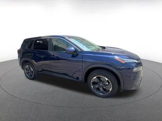 Used 2025 Nissan Rogue SV video 2