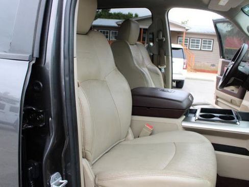 Used 2014 RAM 2500 Laramie w/ Convenience Group image 25