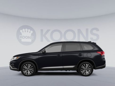 Used 2019 Mitsubishi Outlander ES image 2