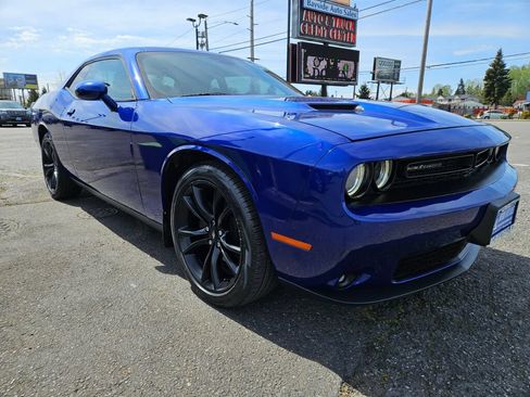 Used 2018 Dodge Challenger SXT w/ Blacktop Package RWD image 6