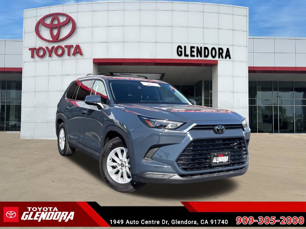Certified 2025 Toyota Grand Highlander FWD image 2