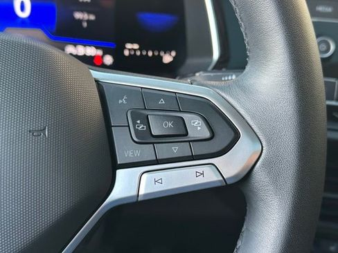 Certified 2023 Volkswagen Jetta SE w/ Panoramic Sunroof Package image 39