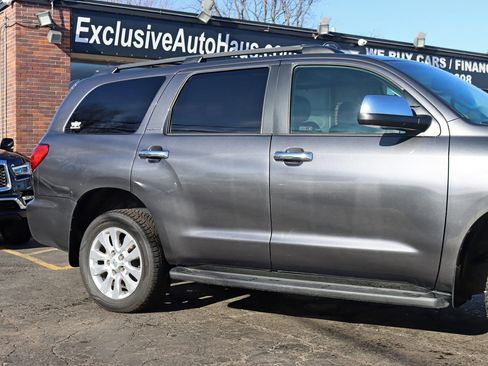 Used 2017 Toyota Sequoia Platinum image 4