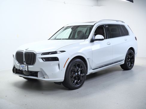Used 2026 BMW X7 xDrive40i AWD/4WD image 9