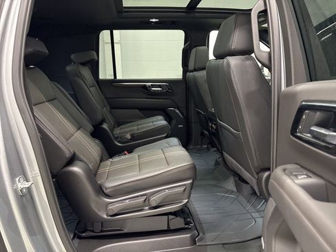 New 2026 Chevrolet Suburban High Country w/ Sun And Tow Package AWD/4WD image 30