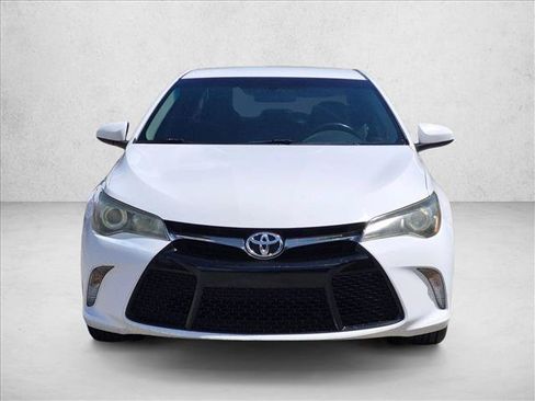 Used 2016 Toyota Camry SE FWD image 2