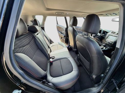 Used 2018 Kia Soul ! w/ Tech Package FWD image 31