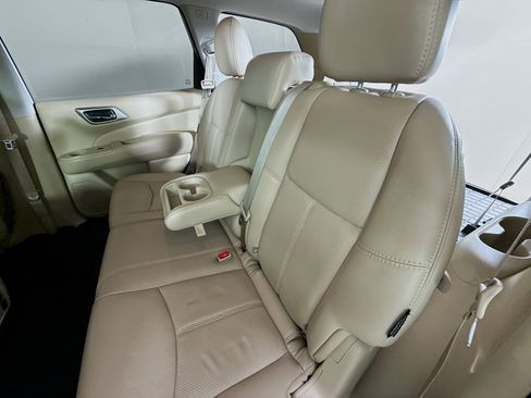 Used 2019 Nissan Pathfinder Platinum image 30