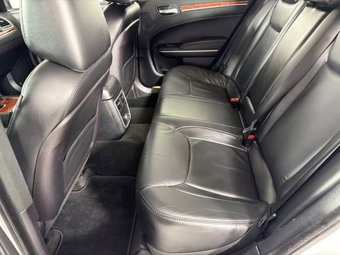 Used 2013 Chrysler 300 w/ Driver Convenience Group RWD image 22