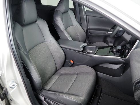 Used 2025 Toyota bZ4X XLE w/ Weather Package image 2