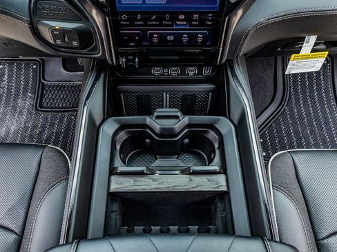 Used 2026 RAM 3500 Limited image 30