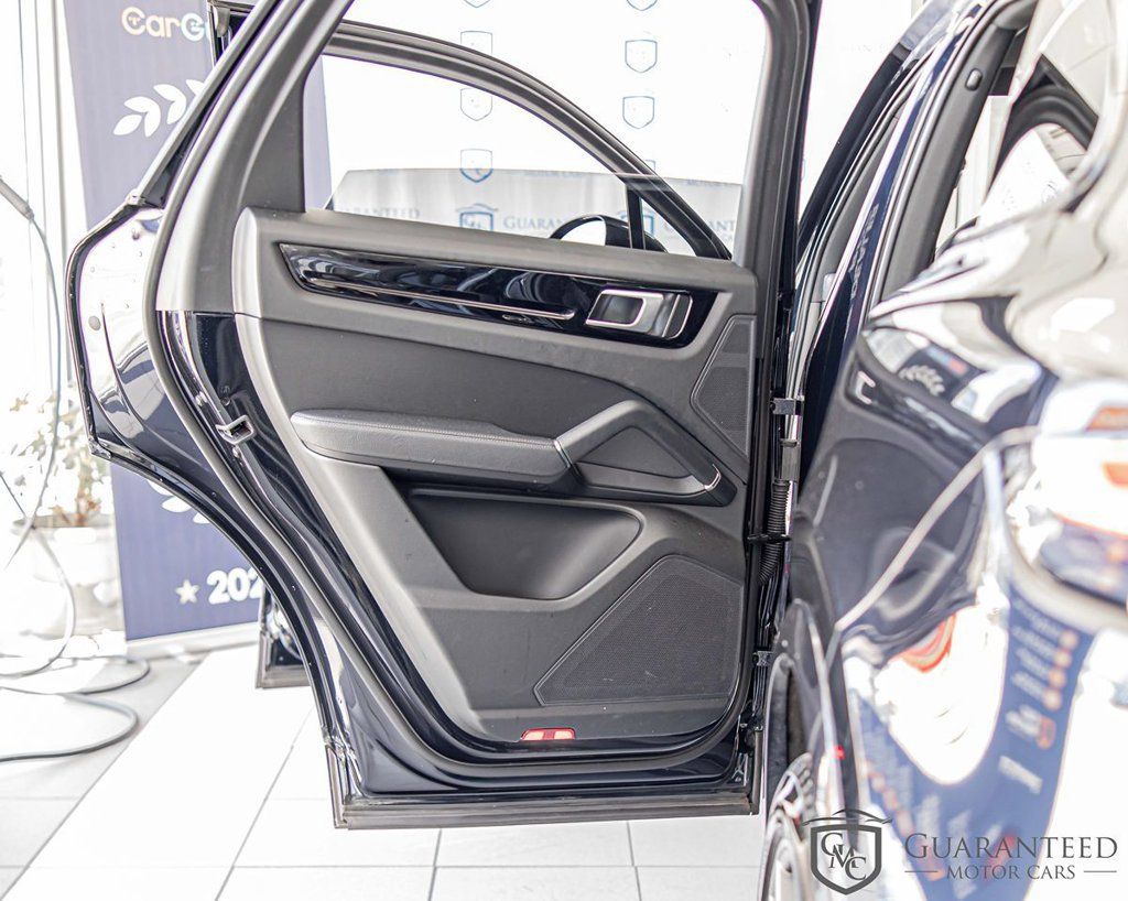 Used 2023 Porsche Cayenne w/ Premium Package AWD/4WD image 35