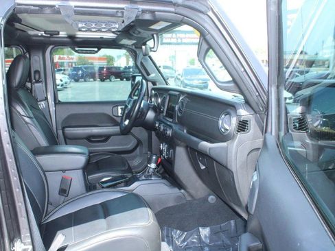 Used 2022 Jeep Wrangler Unlimited Sahara w/ Cold Weather Group image 12