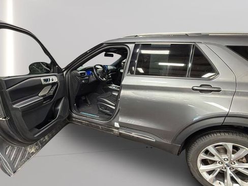 Used 2022 Ford Explorer Platinum w/ Equipment Group 601A image 13