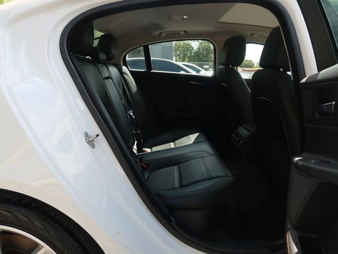 Used 2018 Jaguar XE Prestige image 19