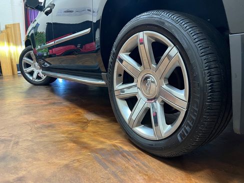 Used 2015 Cadillac Escalade ESV Luxury image 41