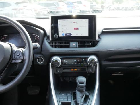 Used 2025 Toyota RAV4 XLE AWD/4WD image 10