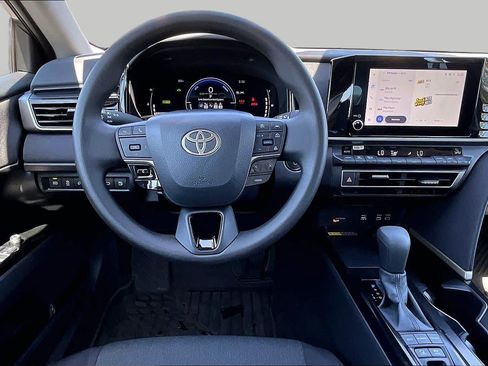 Used 2026 Toyota Camry LE FWD image 5