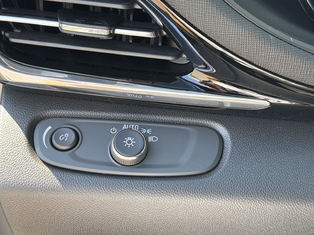 New 2026 Buick Envista Sport Touring w/ Convenience I Package FWD image 31