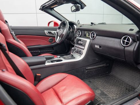 Used 2015 Mercedes-Benz SLK 250 image 24