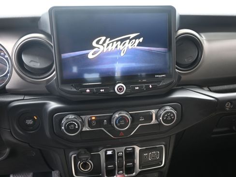 Used 2020 Jeep Gladiator Sport w/ Quick Order Package 24S AWD/4WD image 14