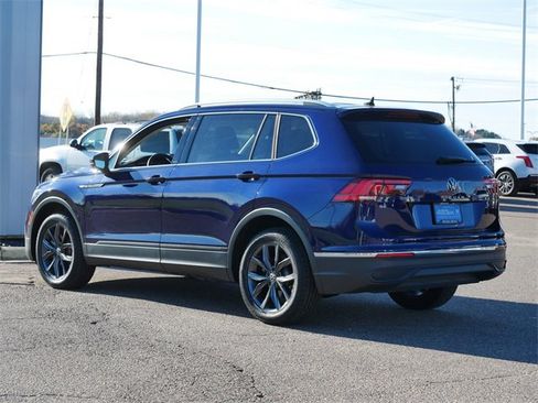 Certified 2022 Volkswagen Tiguan SE image 5