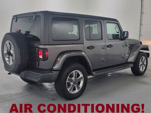 Used 2019 Jeep Wrangler Unlimited Sahara image 8