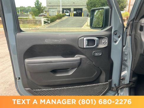 Used 2025 Jeep Gladiator Sport AWD/4WD image 13