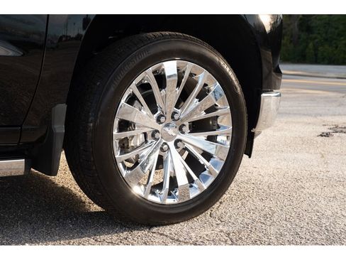 Used 2023 Chevrolet Silverado 1500 LTZ w/ Technology Package image 9