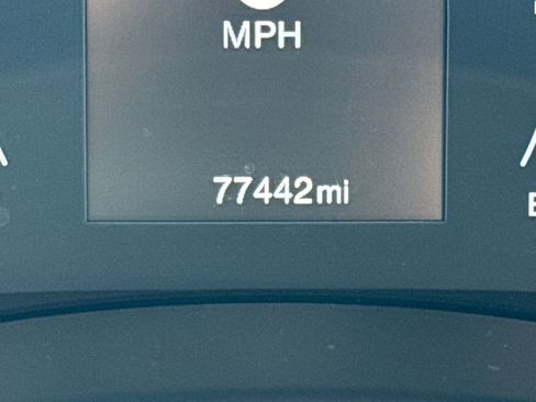 Used 2017 Jeep Renegade Altitude image 24