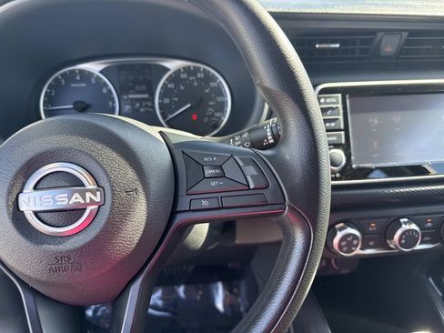 Certified 2025 Nissan Kicks Play S image 28