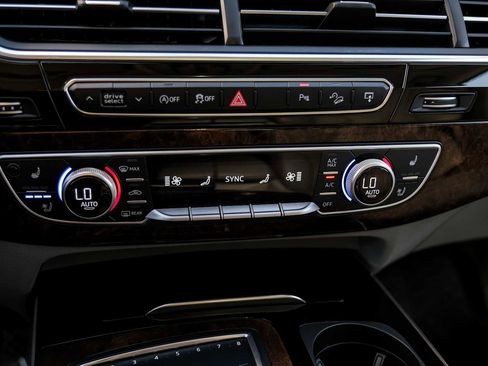 Used 2017 Audi Q7 3.0T Prestige image 27