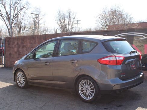 Used 2014 Ford C-MAX SE w/ Equipment Group 202A image 3
