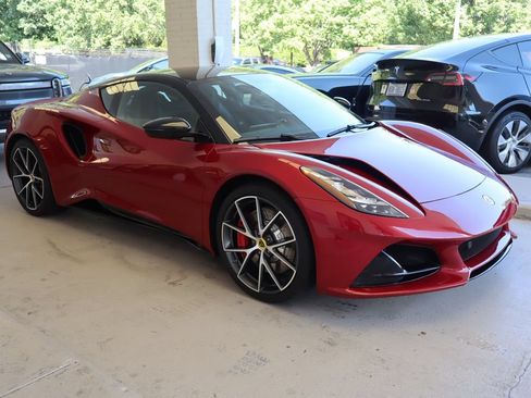 Used 2025 Lotus Emira RWD image 3