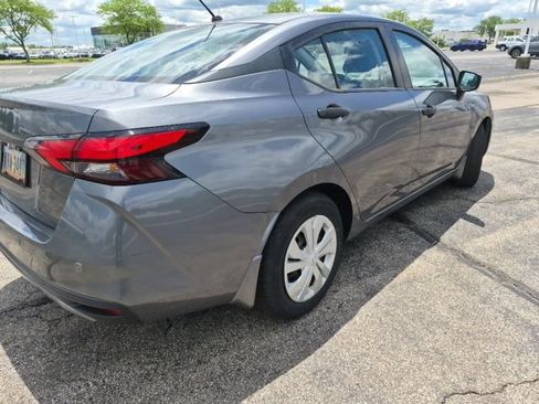 Used 2020 Nissan Versa S FWD image 3
