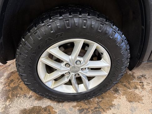 Used 2018 Jeep Grand Cherokee Laredo image 10