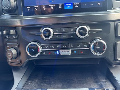 Used 2024 Ford F250 Lariat w/ Lariat Ultimate Package AWD/4WD image 24