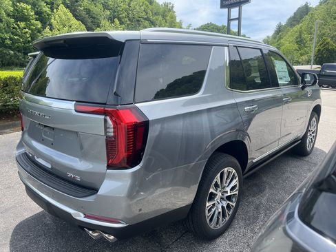 New 2026 GMC Yukon Denali w/ Denali Reserve Package AWD/4WD image 3