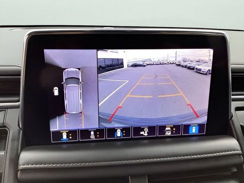 Used 2021 Chevrolet Suburban LT w/ Luxury Package image 40