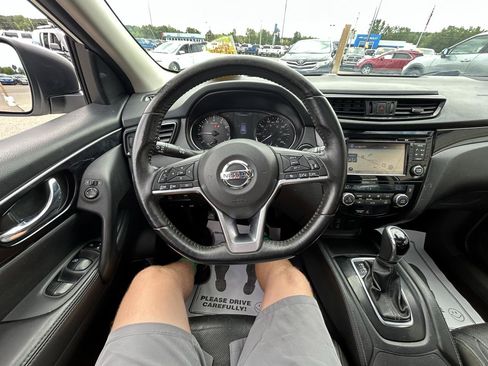Used 2017 Nissan Rogue Sport SL w/ SL Premium Package AWD/4WD image 28