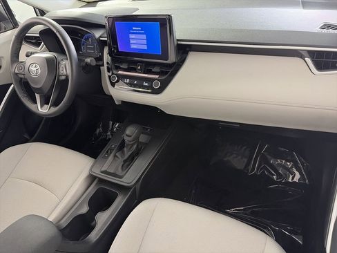 Used 2026 Toyota Corolla Cross LE FWD image 25