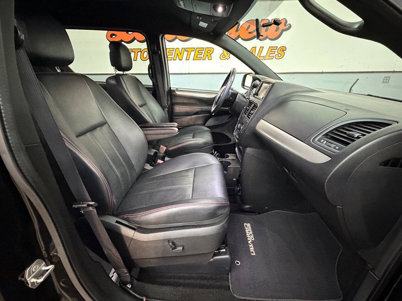 Used 2015 Dodge Grand Caravan R/T FWD image 13