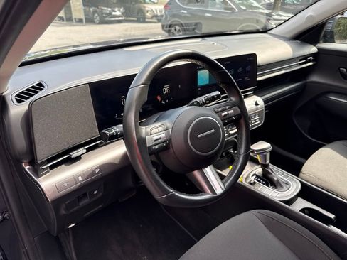 Used 2025 Hyundai Kona SEL FWD image 17