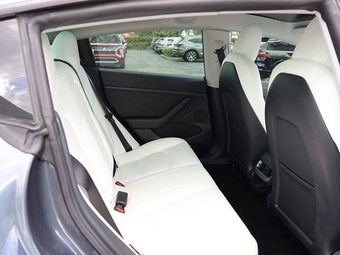 Used 2022 Tesla Model 3 image 37