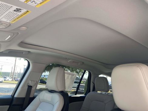 New 2025 Lincoln Aviator 2WD image 23