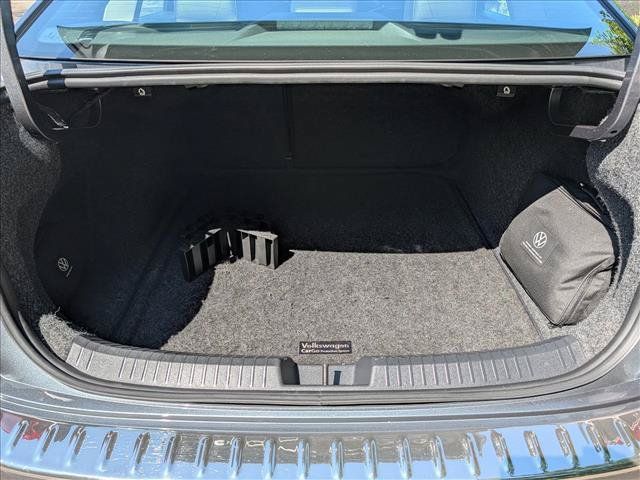 Certified 2023 Volkswagen Jetta SE w/ Panoramic Sunroof Package FWD image 16