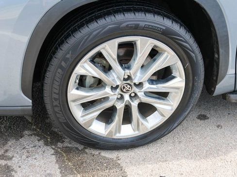 Used 2021 Toyota Highlander Limited image 7